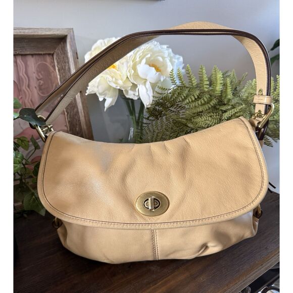 Coach Handbags - Coach Leather Turnlock Flap Shoulder Bag Ivory Cream Y2K Crossbody Purse Z23987